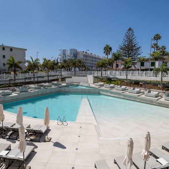 Outdoor swimming pool Caserio Hotel Playa del Inglés